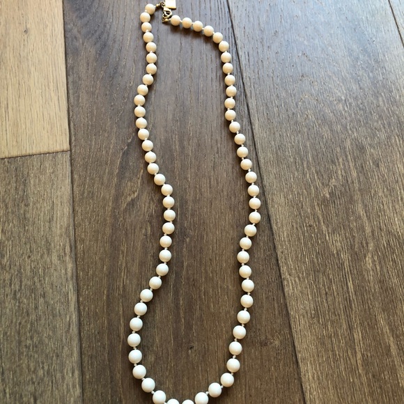 Liz Claiborne faux pearl necklace - Picture 1 of 3